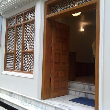 Dynasty Guest House Varanasi Esterno foto