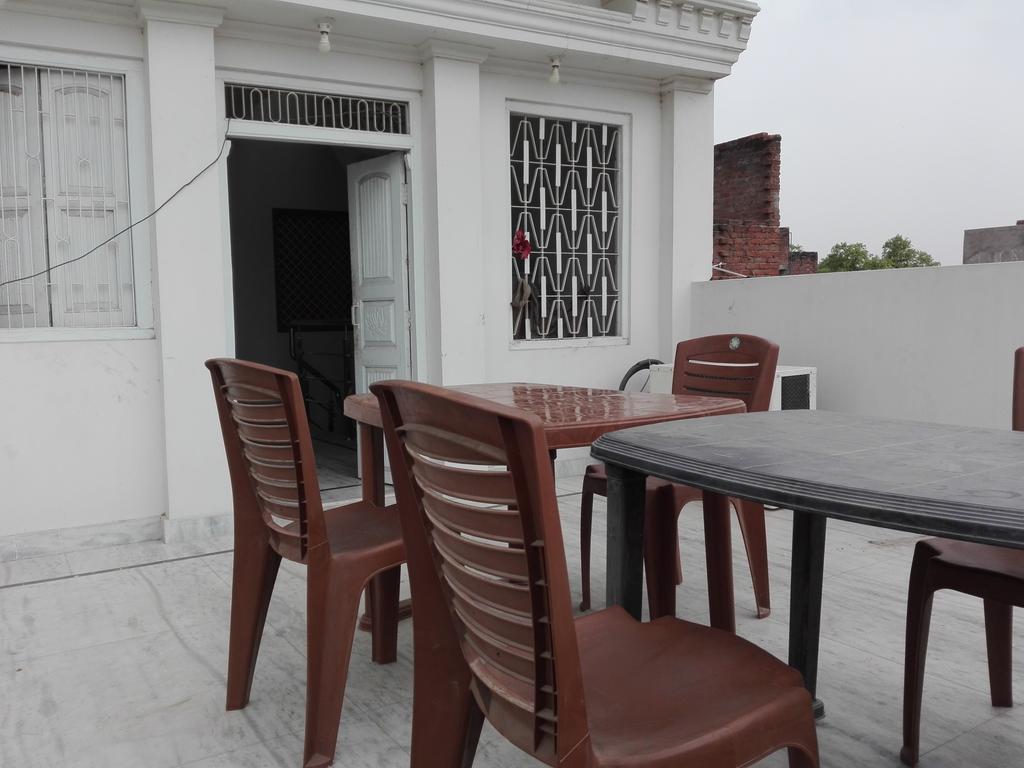 Dynasty Guest House Varanasi Esterno foto