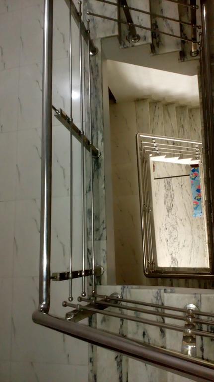 Dynasty Guest House Varanasi Esterno foto